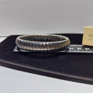 Vintage Avon Expandable  ribbed bracelet
